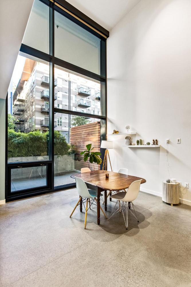 Open Loft in Redmond Core - 92 Walkscore!